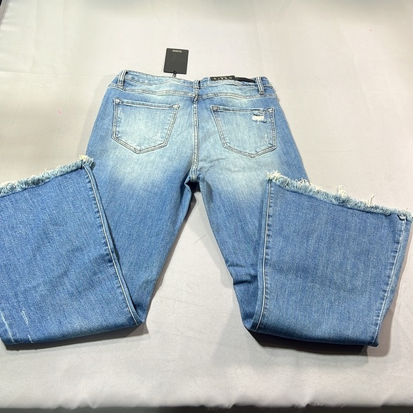 Risen mid rise distressed flares size 32/15 - Picture 4 of 12